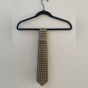 Pfizer Blue and gold tie with blue pill design
Perfect for Pfizer Drug Rep